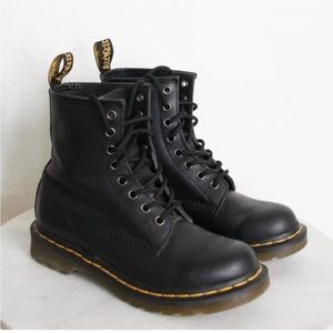 Dr Martens 1460 WOMEN'S SMOOTH LEATHER LACE UP BOOTS Excellent pre-owned!